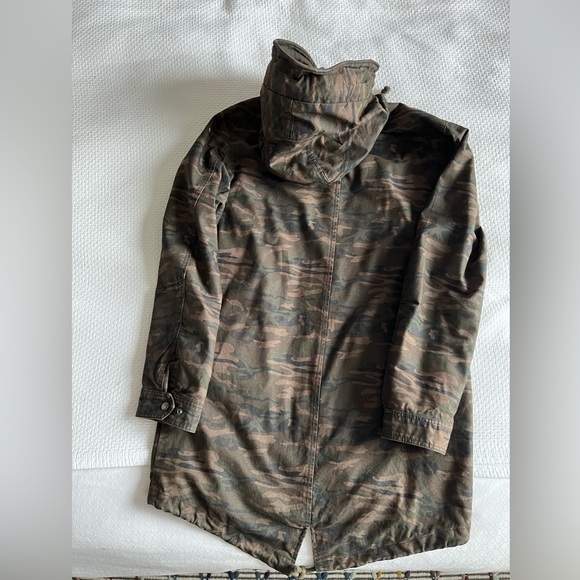 Jack and Jones camo parka - Size L - Picture 2 of 6